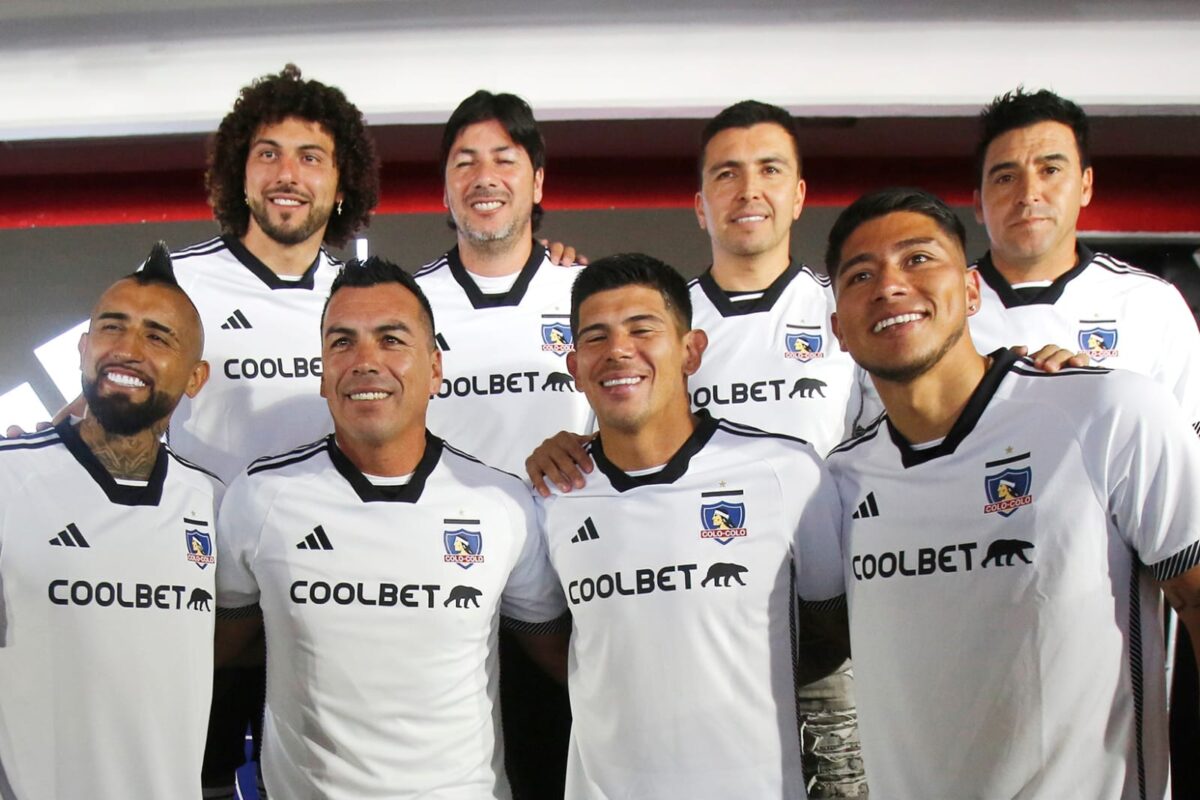 Ser N Reales Filtran Fotos De Las Posibles Camisetas De Colo Colo