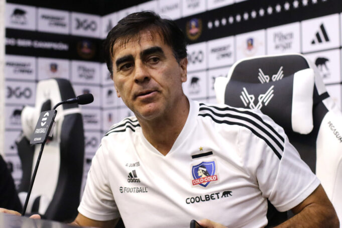 Gustavo Quinteros asistió a conferencia de prensa.