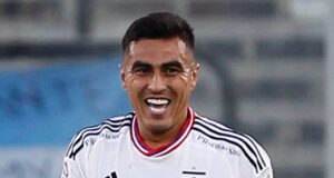 Darío Lezcano sonriendo tras marcar un gol por Colo Colo