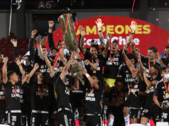 Colo-Colo celebrando la obtención de la 13va Copa Chile