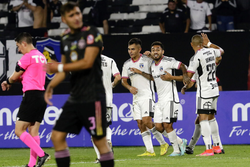 Marcos Bolados celebrando su gol en el partido de Colo-Colo vs Santiago City en la Copa Chile.
