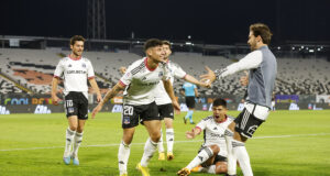 Alexander Oroz celebrando el gol que convirtió en el triunfo de Colo-Colo sobre Palestino.