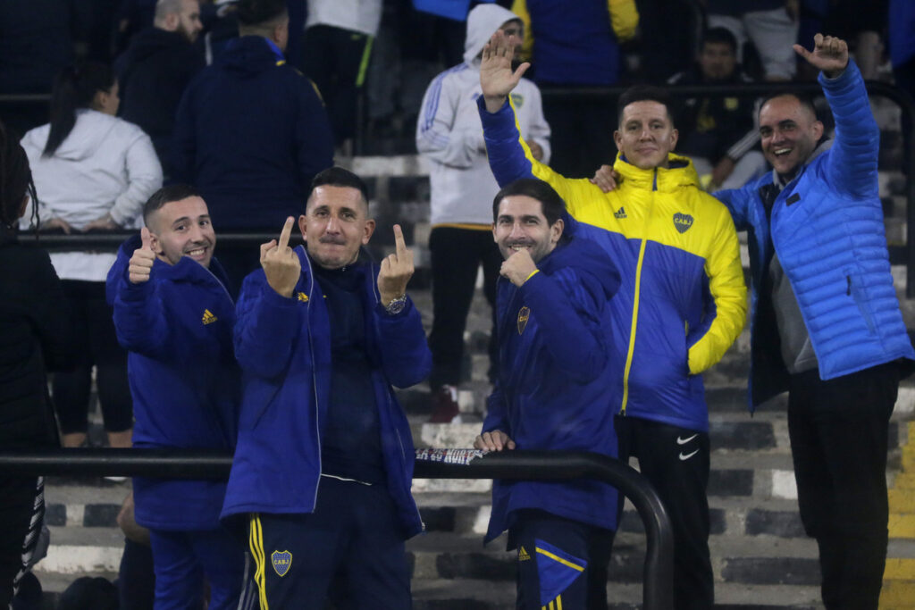 Hinchas de Boca Juniors en el Estadio Monumental instalados para ver el duelo ante Colo-Colo por Copa Libertadores.