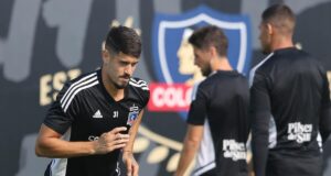Matías de los Santos enfocado durante un entrenamiento en Colo-Colo.