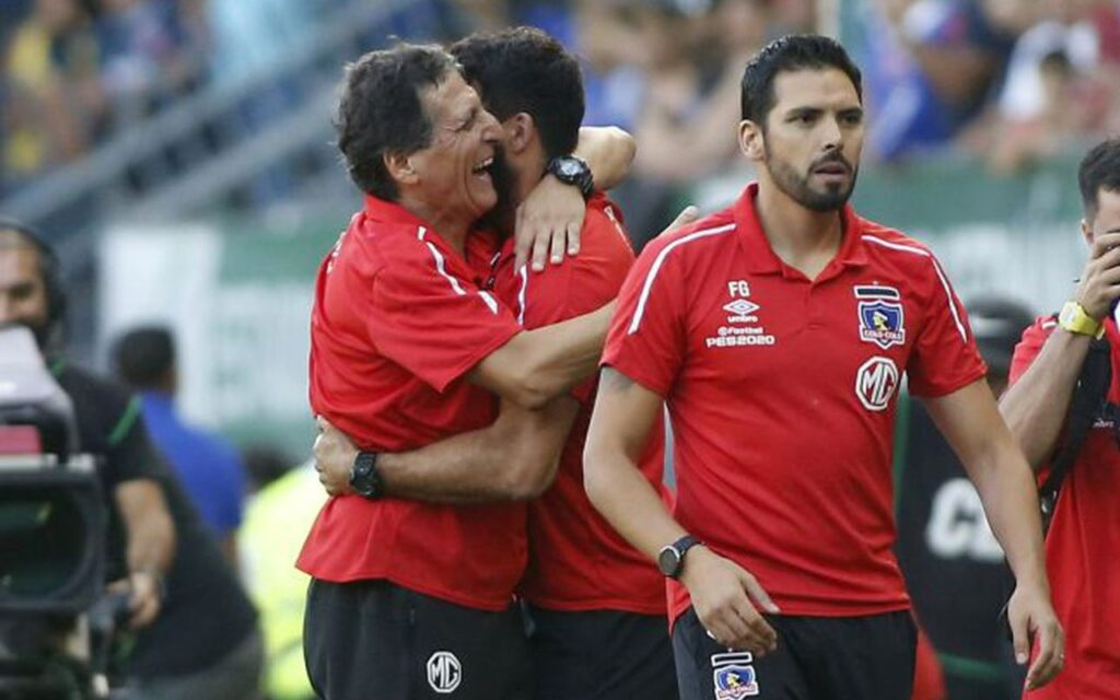 Fernando Gutiérrez y Mario Salas festejando en Colo Colo