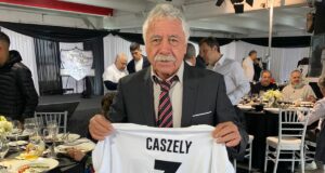 Carlos Caszely durante la conmemoración de los 50 años de Colo-Colo 1973