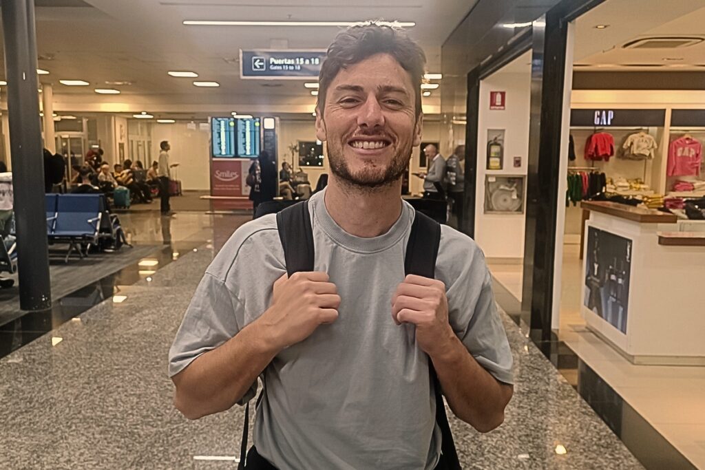 Marco Rojas durante el Aeropuerto de Buenos Aires, tras el partido de Colo-Colo frente a Boca Juniors.