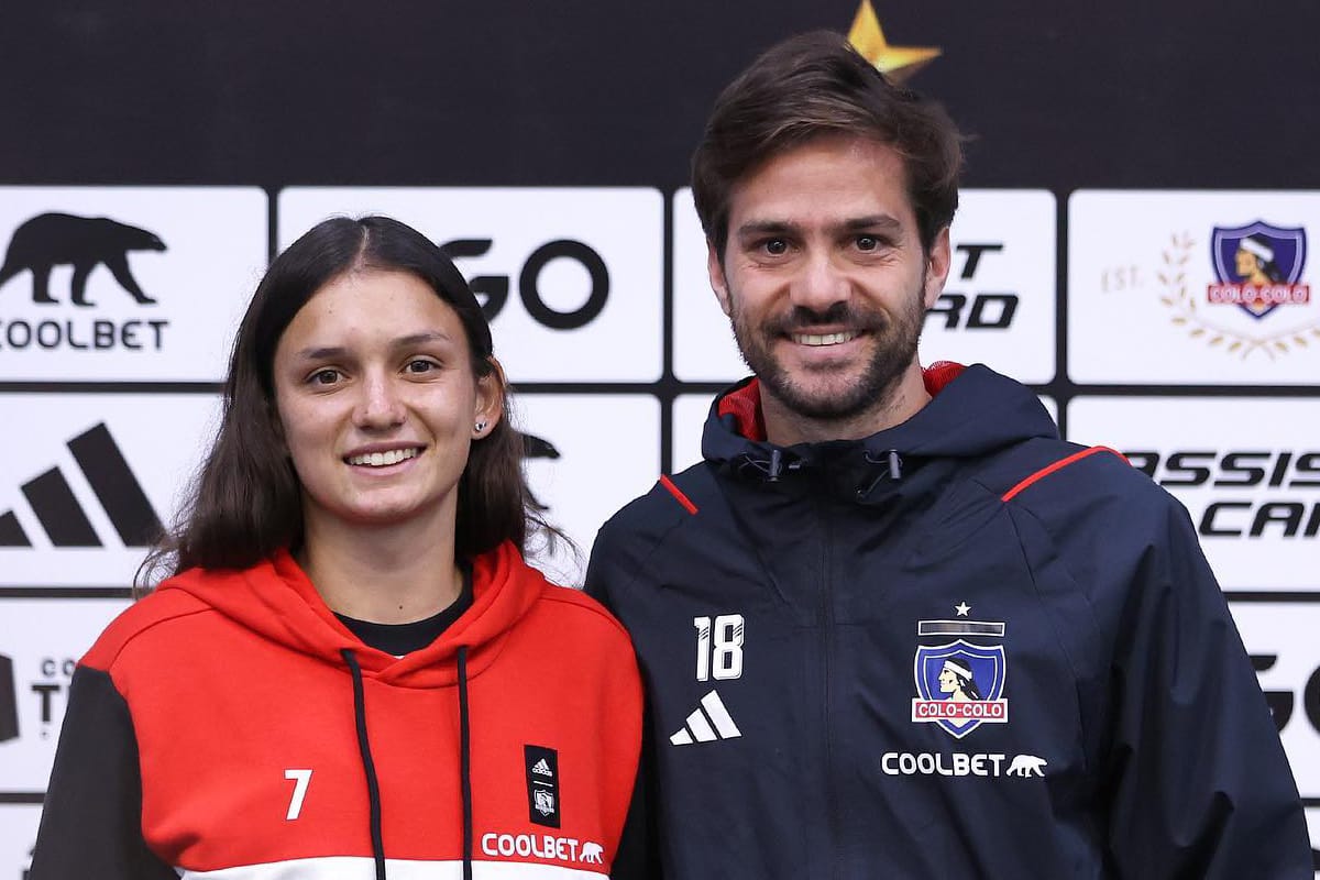 Isidora Olave y Agustín Bouzat en una Conferencia mixta de Colo-Colo