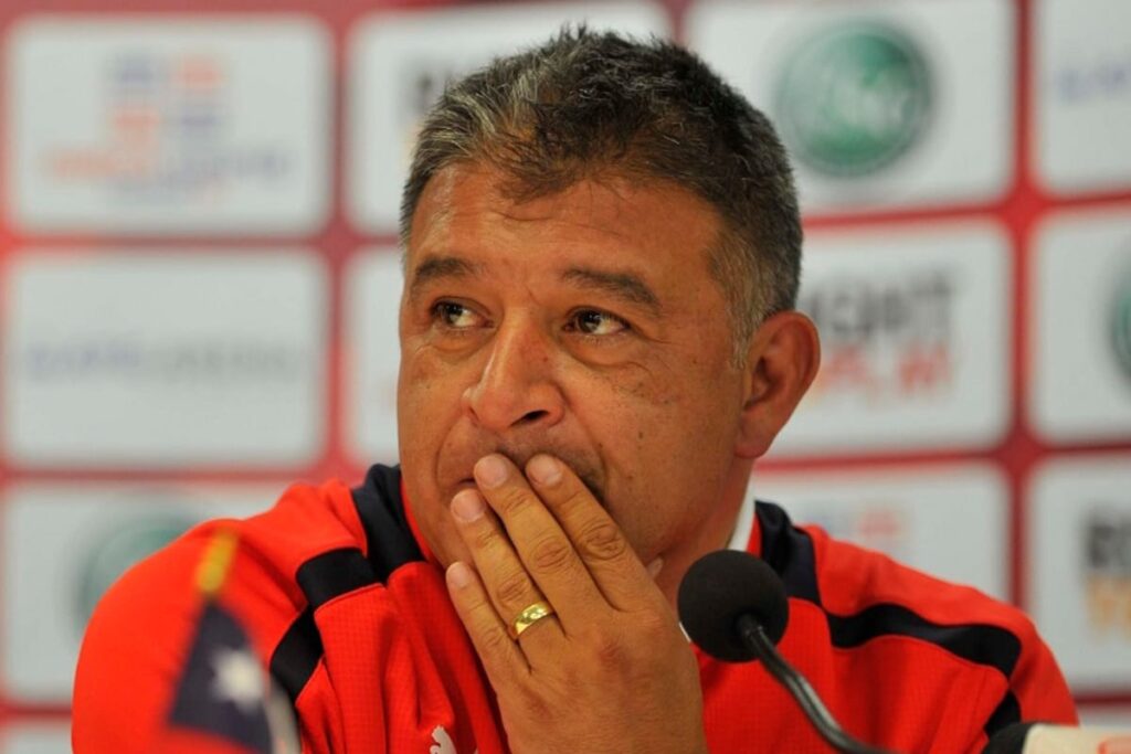 Claudio Borghi en conferencia de prensa con la Selección Chilena