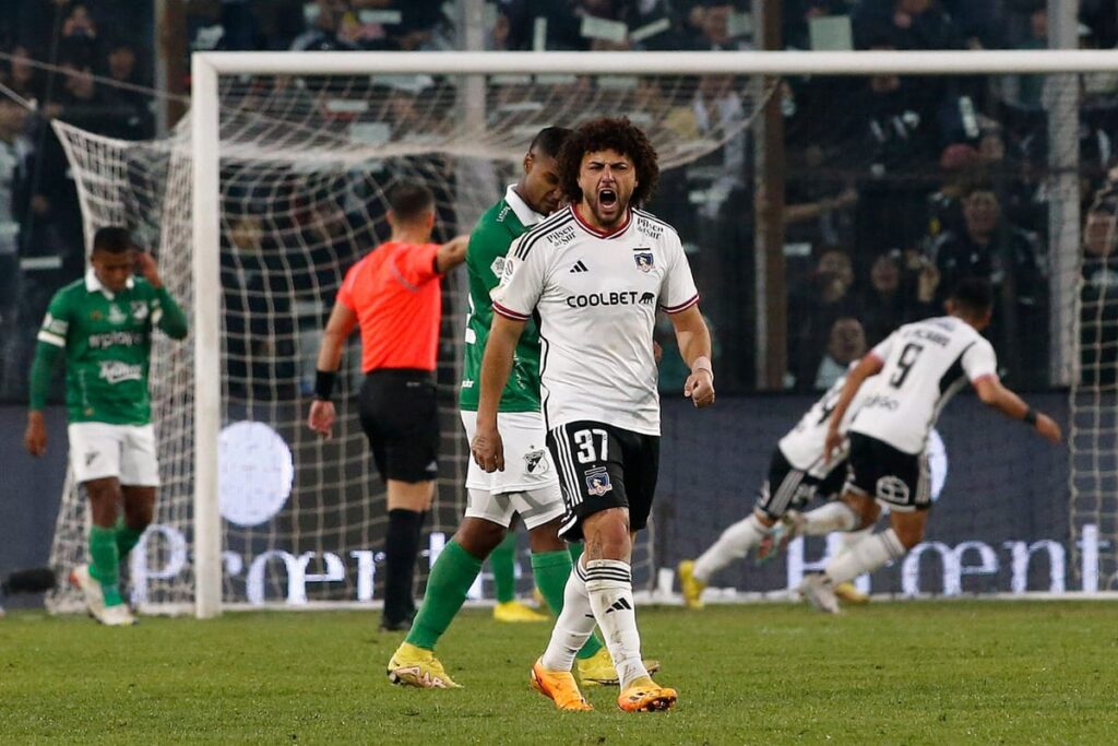 Maximiliano Falcón durante el partido de Colo-Colo vs Deportivo Cali