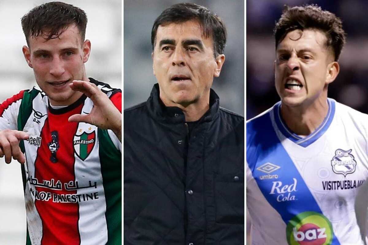 Primer plano a los jugadores Bruno Barticciotto y Pablo Parra de Palestino y Puebla de México, respectivamente, además del actual entrenador de Colo-Colo, Gustavo Quinteros.