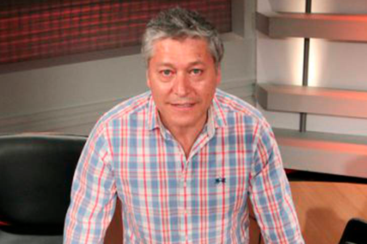 Patricio Yáñez sonriendo.