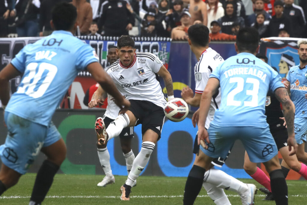 Carlos Palacios durante el compromiso de Colo-Colo vs O´Higgins de Rancagua.