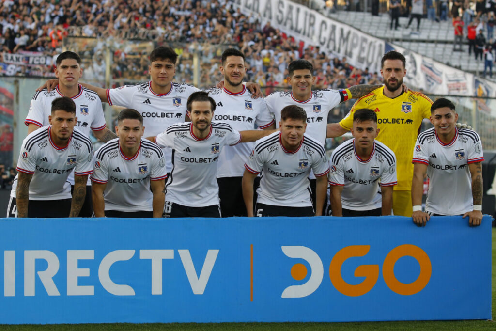 Formación de Colo-Colo en el partido frente a Huachipato en el Estadio Monumental