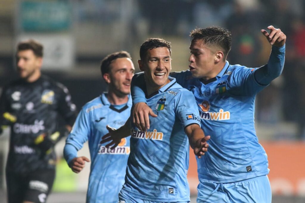 Matías Marín celebrando un gol con O´Higgins de Rancagua