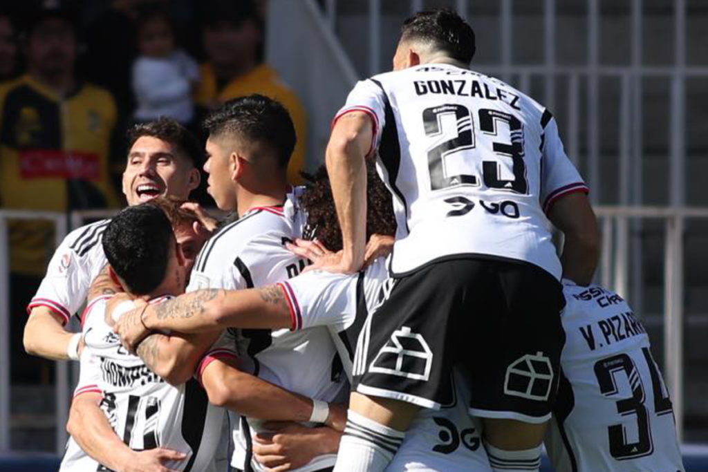 Jugadores de Colo-Colo celebran el 1-0 parcial ante Coquimbo Unido por la segunda rueda del Campeonato Nacional 2023.