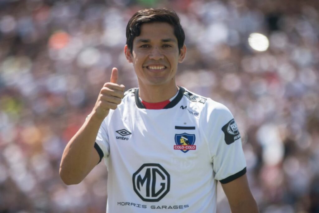 Primer plano a Matías Fernández durante su retorno a Colo-Colo.