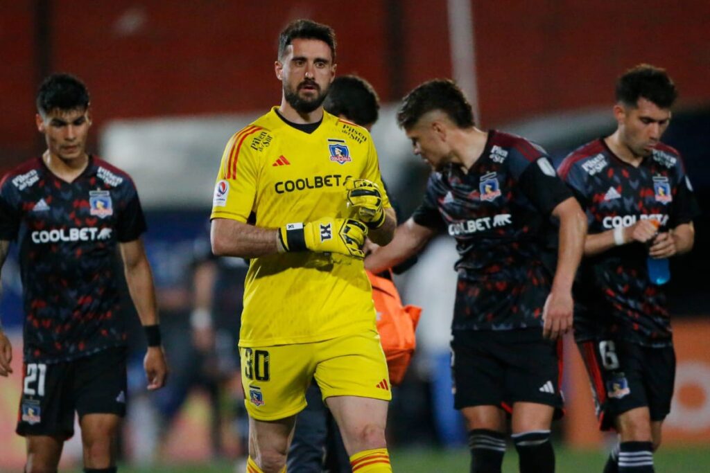 Erick Wiemberg, Fernando de Paul, Leonardo Gil y César Fuentes tras el partido de Colo-Colo frente a Universidad Católica en el Estadio Santa Laura.