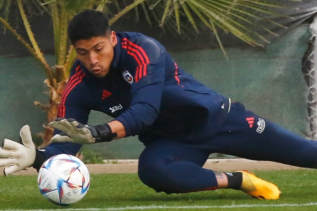 Foto de Brayan Cortés entrenando con la Selección Chilena.