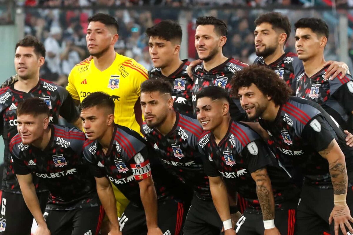 Alineación de Colo-Colo antes del partido de Copa Chile frente a Palestino.