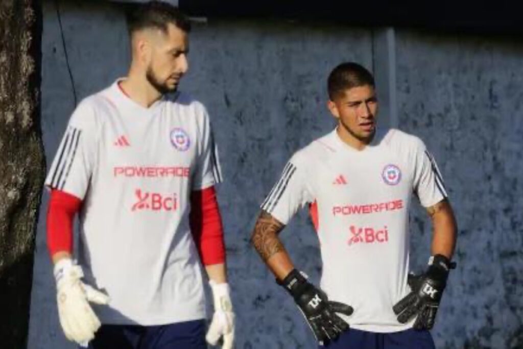 Gabriel Arias y Brayan Cortés durante un entrenamiento de la Selección Chilena.