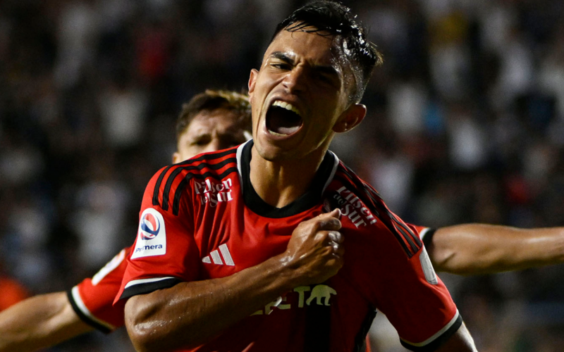 Vicente Pizarro grita eufórico y se golpea el pecho tras anotar el 3-1 definitivo de Colo-Colo ante Magallanes en la final de la Copa Chile 2023.