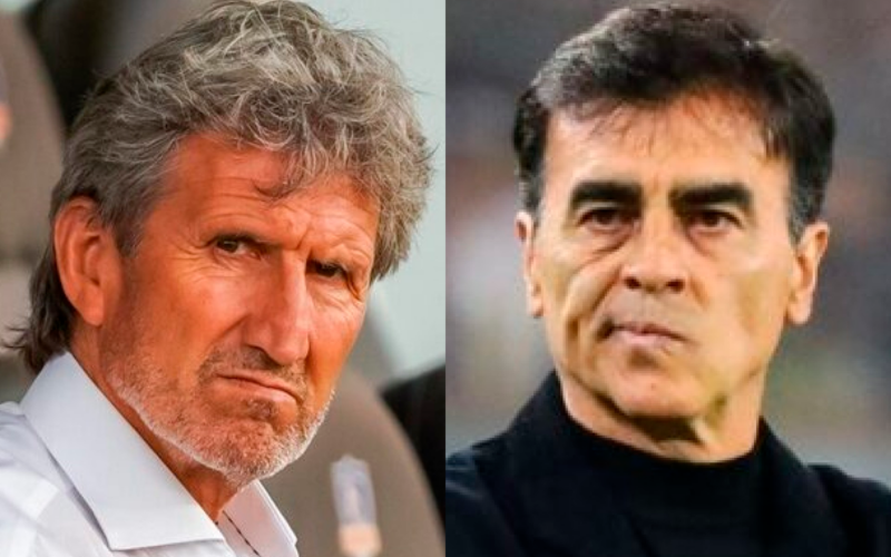 Primer plano a los rostros de preocupación de Daniel Morón y Gustavo Quinteros, gerente deportivo y ex entrenador de Colo-Colo, respectivamente.
