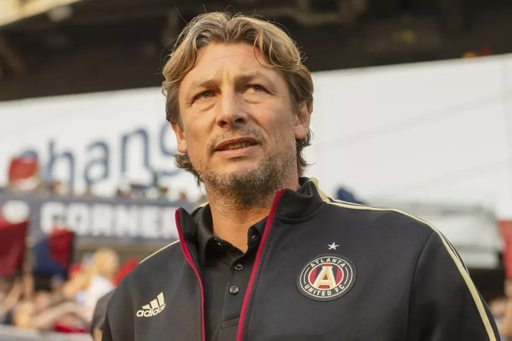 Gabriel Heinze en su rol como entrenador de Atlanta United.