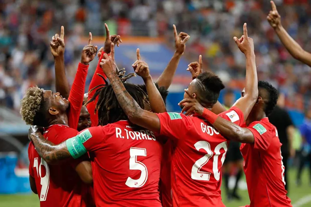 Jugadores de la Selección de Panamá celebrando un gol.