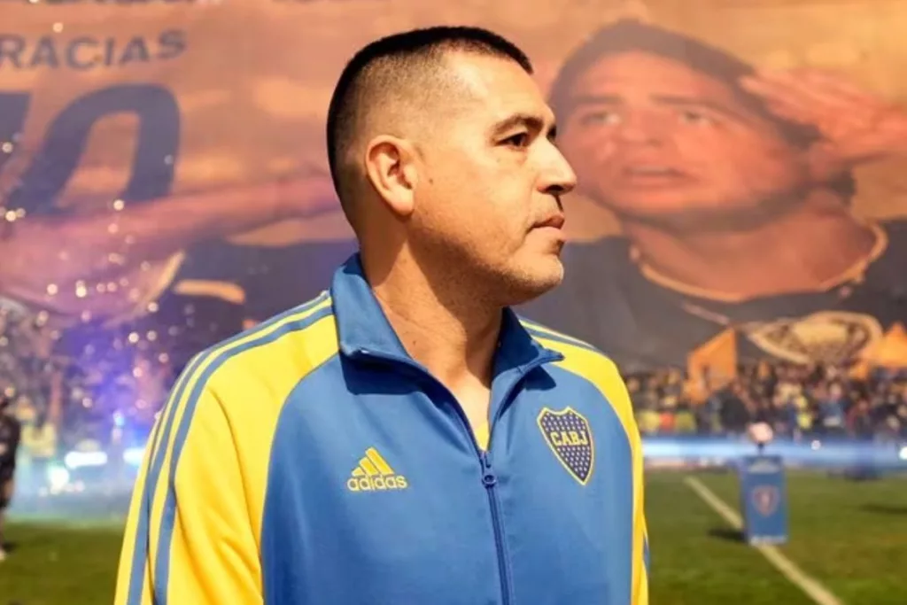 Juan Román Riquelme de perfil