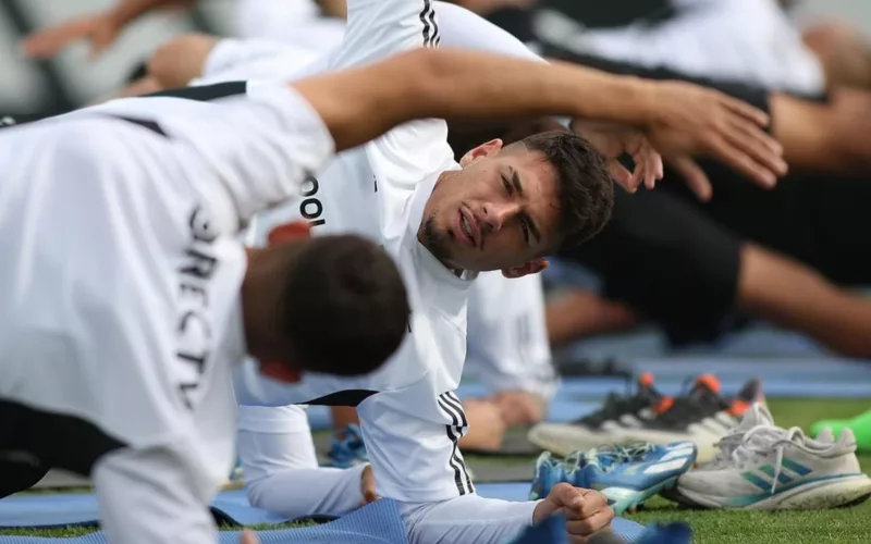 Alan Saldivia durante el primer entrenamiento de Colo-Colo en el año.