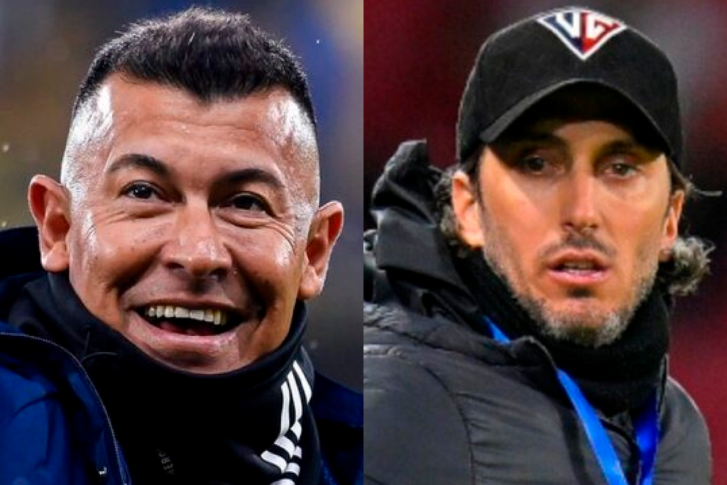 Primer plano a los rostros de Jorge Almirón y Luis Zubeldía, entrenadores de fútbol profesional que durante la temporada 2023 dirigieron a Boca Juniors y Liga Universitaria de Quito, respectivamente.