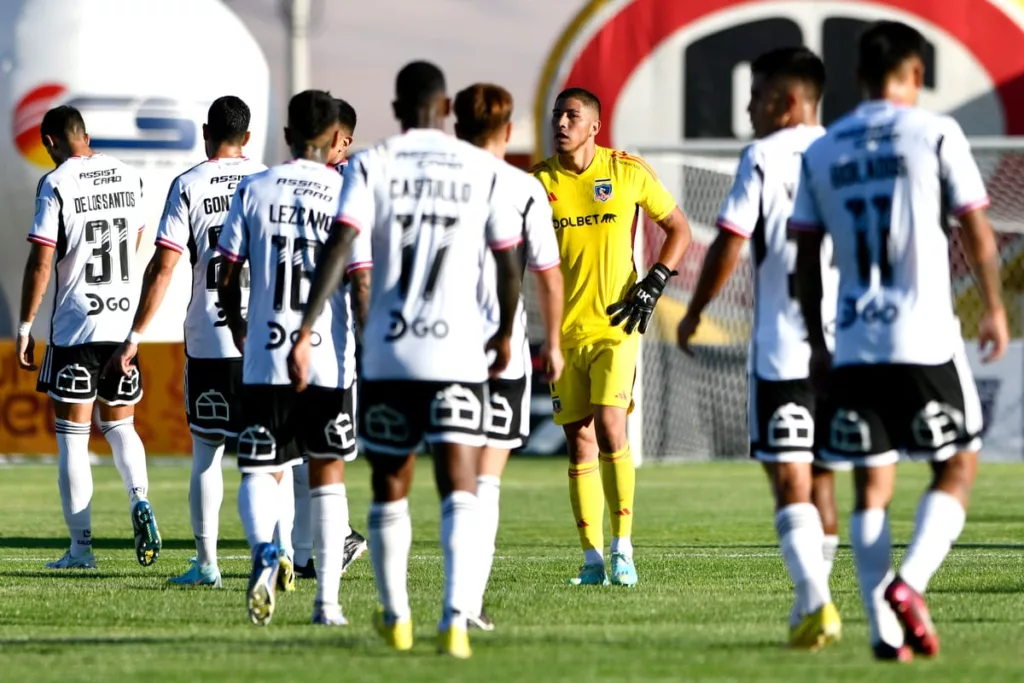 Plantel de Colo-Colo cabizbajo por derrota frente a Cobresal.