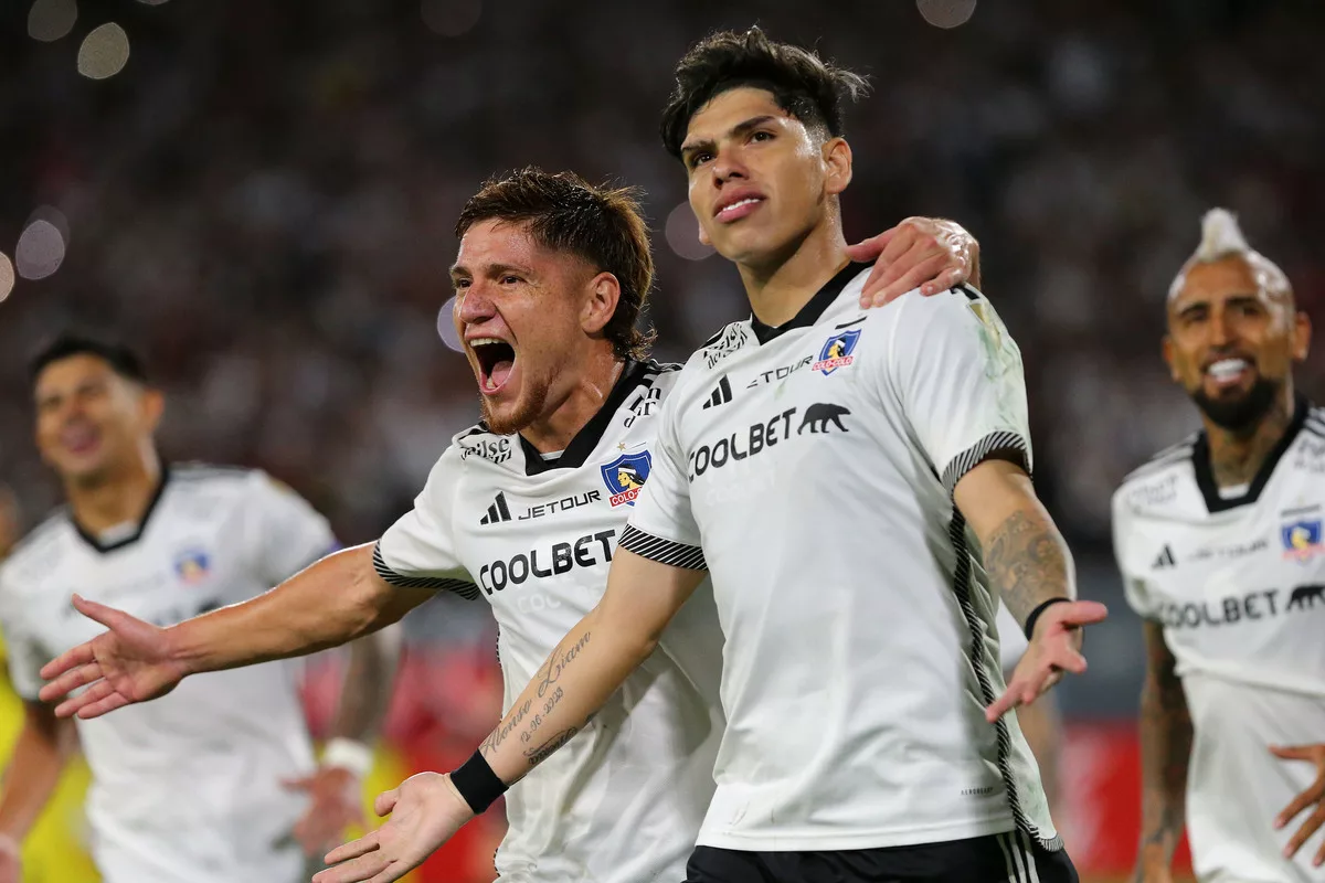 Sorpresa Total: En Argentina Ponen A Colo-Colo Como Integrante Del ...