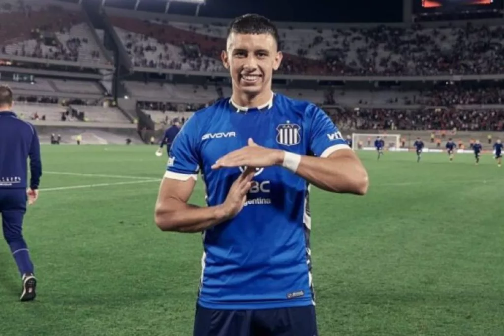 Ulises Ortegoza con la camiseta de Talleres