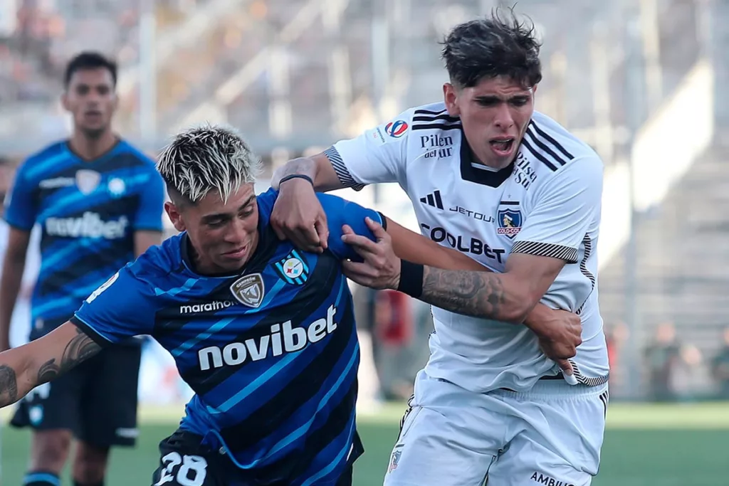 Primer plano a Carlos Palacios en el encuentro de Colo-Colo vs Huachipato.