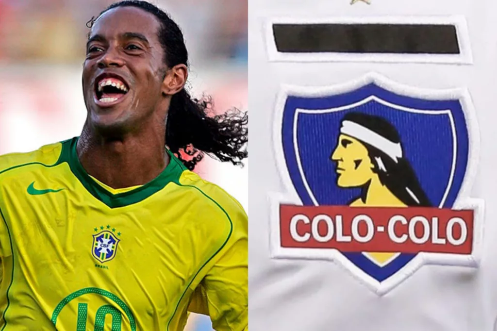 Primer plano a Ronaldinho con la camiseta de Brasil y el escudo de Colo-Colo