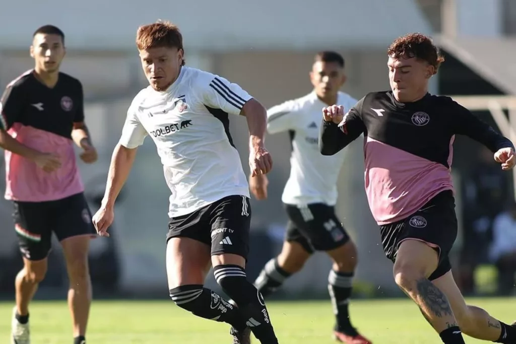 Leonardo Gil durante el amistoso entre Colo-Colo vs Santiago City en el Estadio Monumental.