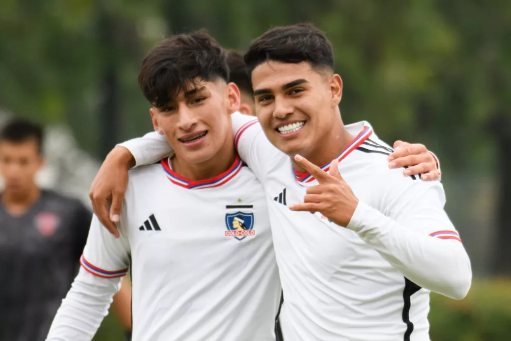 Matías Pinto celebrando su gol con Colo-Colo proyección