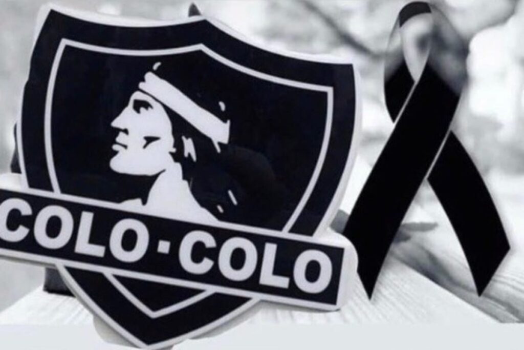 Luto junto al escudo de Colo-Colo