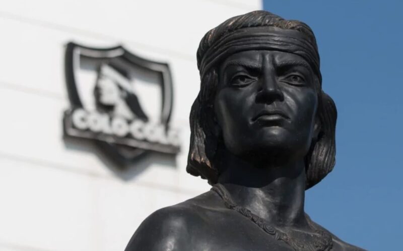 Estatua de un Indio Estadio Monumental