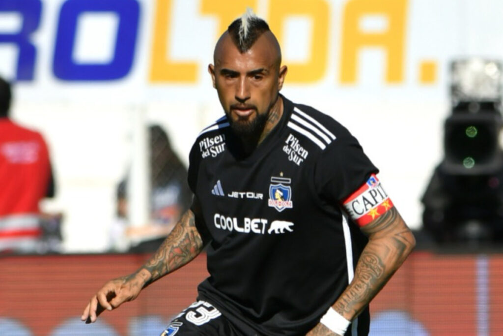 Arturo Vidal en el compromiso de Colo-Colo frente a Cobresal.