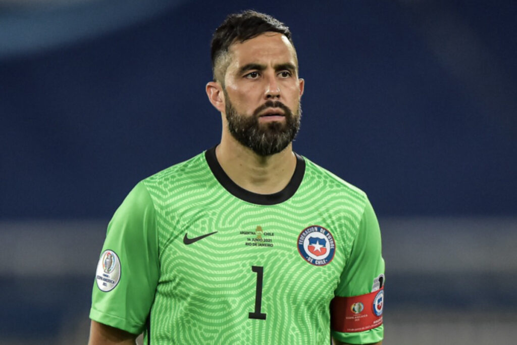 Primer plano al capitán de la Selección Chilena, Claudio Bravo