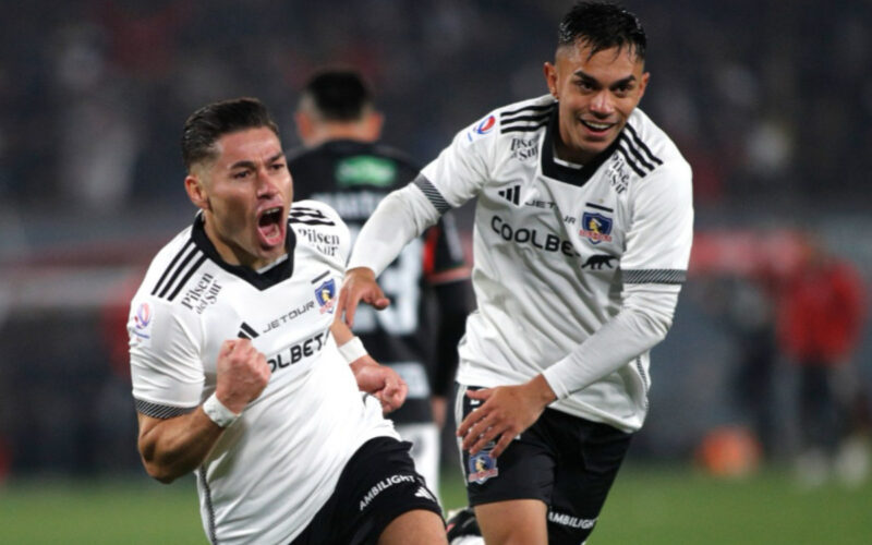 Oscar Opazo y Vicente Pizarro celebrando el gol frente a Palestino