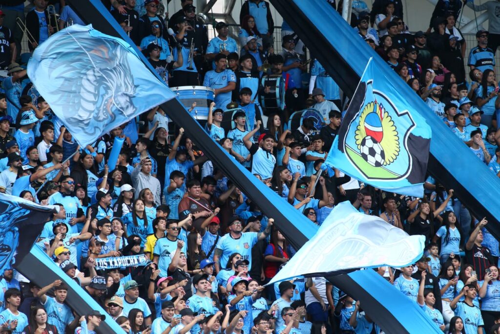 Hinchada de Deportes Iquique en el Estadio Tierra de Campeones