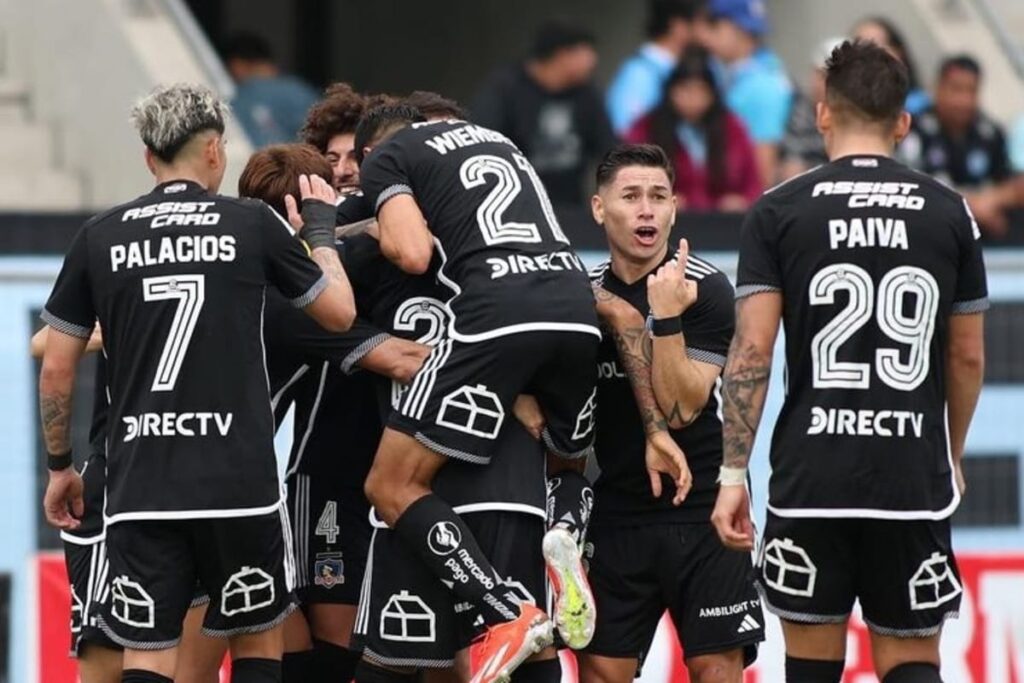 Jugadores de Colo-Colo celebrando