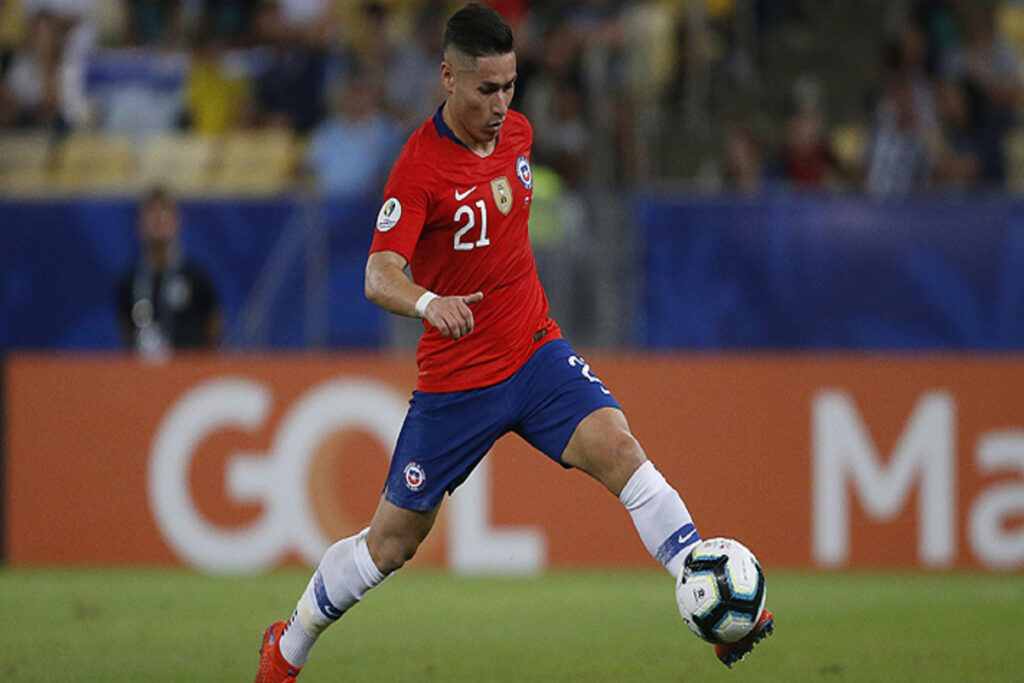 Futbol, Chile vs Uruguay
Copa America 2019
El jugador de la seleccion chilena Oscar Opazo controla el balon durante el partido del grupo C de la Copa America contra Uruguay disputado en el estadio Maracana de Rio de Janeiro, Brasil.
24/06/2019
Andres Pina/Photosport

Football, Chile vs Uruguay
Copa America Championship 2019
Chile's player Oscar Opazo controls the ball during the group C match of the Copa America Championship against Uruguay held at the Maracana stadium in Rio de Janeiro, Brazil.
24/06/2019
Andres Pina/Photosport