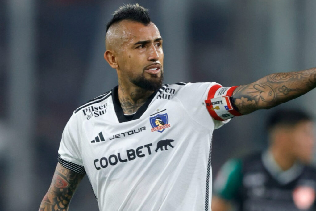 Primer plano al jugador de Colo-Colo, Arturo Vidal, en el duelo frente a Deportes Copiapó