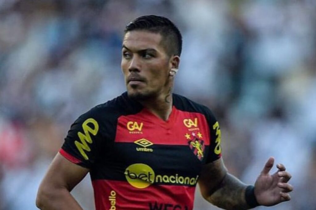 Javier Parraguez con la camiseta de Sport Recife