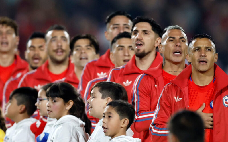 Jugadores de la Selección Chilena antes del partido amistoso frente a Paraguay